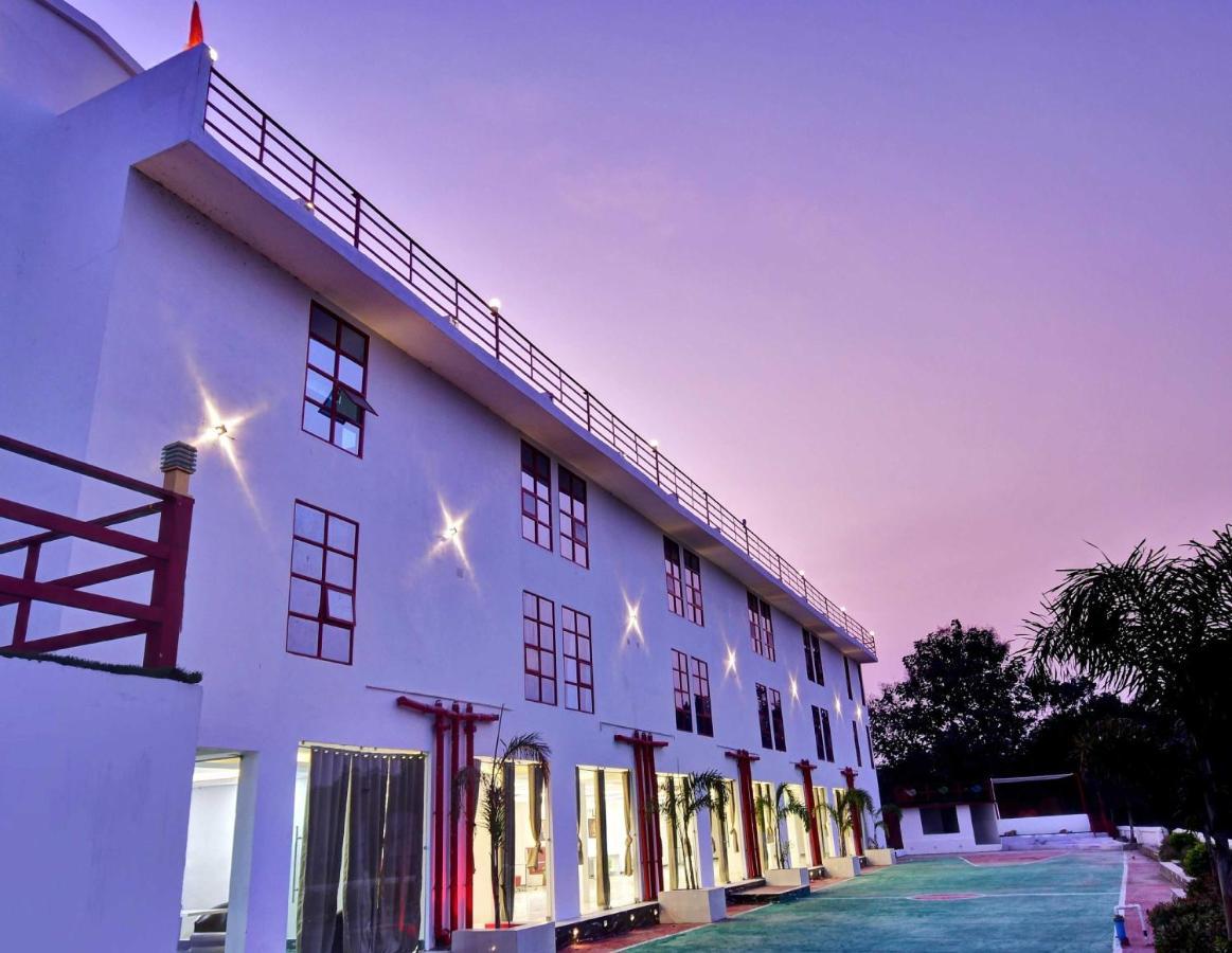 Oyo Townhouse 779 Gods County Otel Tarapith Dış mekan fotoğraf